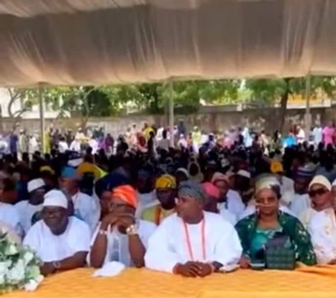 Adams gives 3,000 food boxes, 1,000 bags of rice to constituents at Ramadan lecture