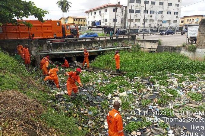 LAWMA clears waste from Lagos community canal