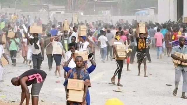 Economic Hardship: FCT residents invade NEMA warehouse, loot foodstuffs