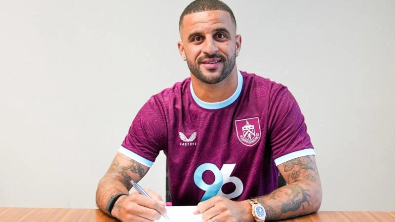 Kyle Walker joins Burnley in £5m move from Manchester City