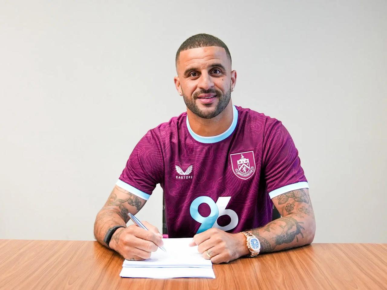 Kyle Walker joins Burnley in £5m move from Manchester City