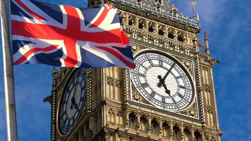 UK warns foreign students on overstaying as deportation drive begins