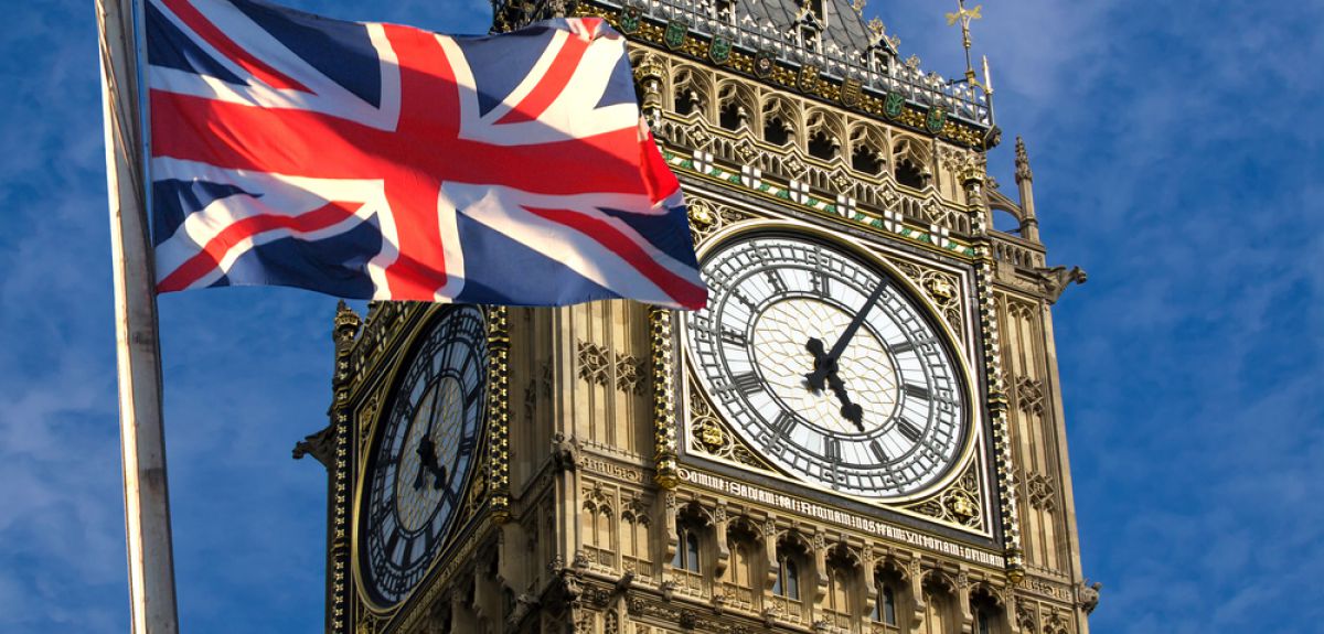 UK warns foreign students on overstaying as deportation drive begins