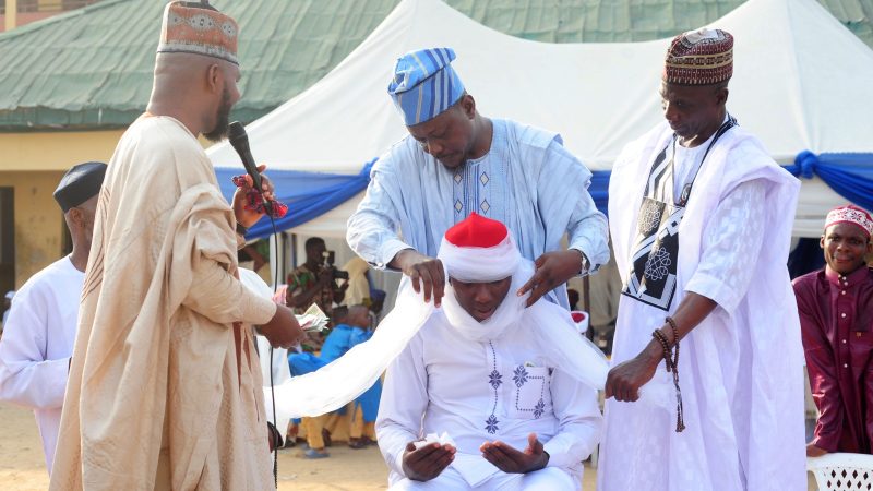 Odunuga turbanned Otun Akeweje Adini