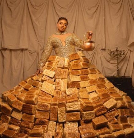 Guinness World Records reacts to Queen Atang’s viral bread-inspired AMVCA outfit