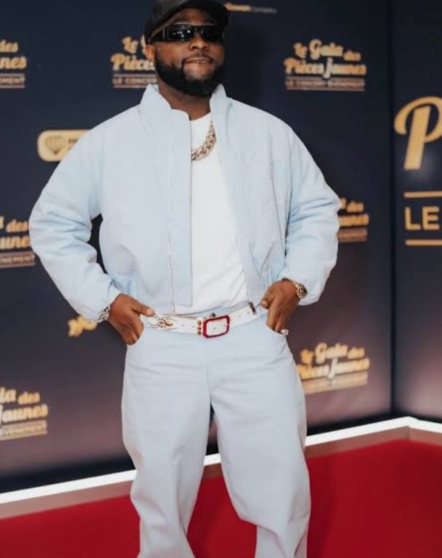 Davido urges Nigerian celebrities to speak out against insecurity and injustice