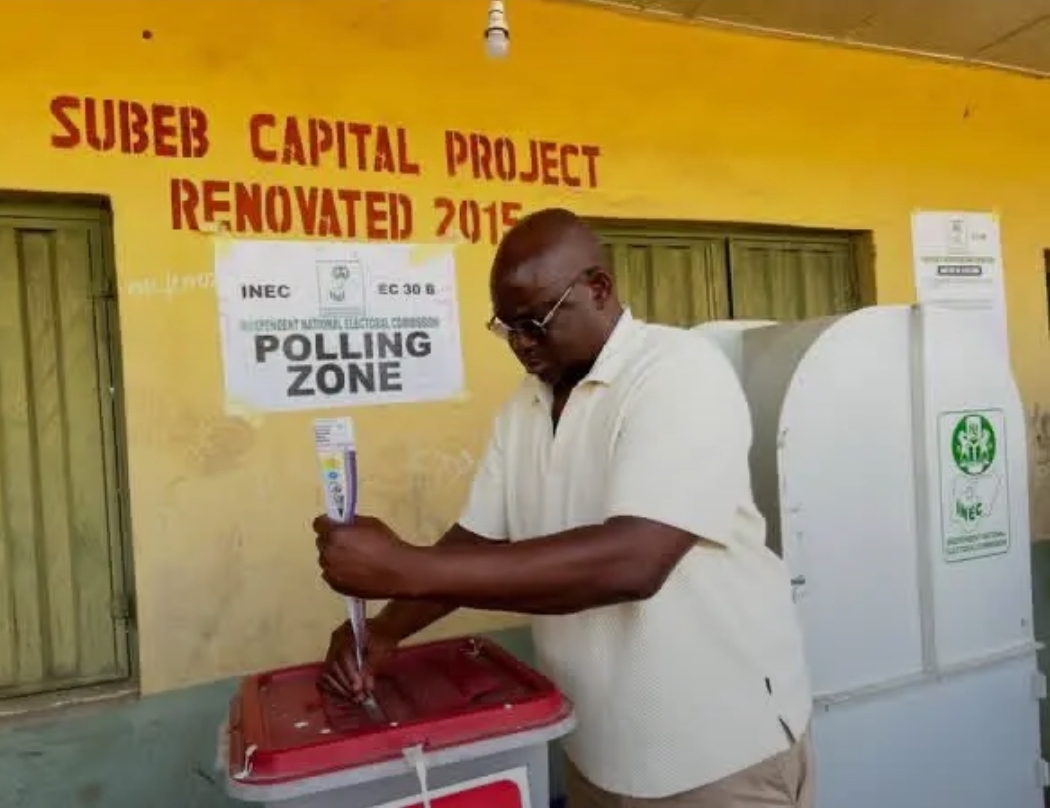 Former Ekiti governor Ayo Fayose casts vote in the ongoing exercise