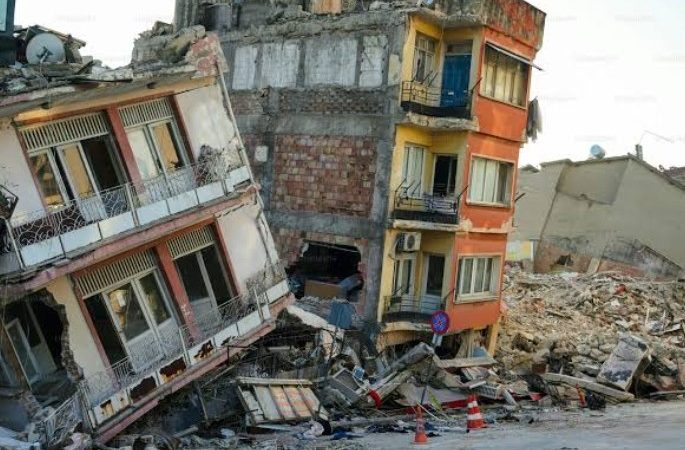 Venezuela earthquake death toll surpasses 1,700 as rescue efforts continue