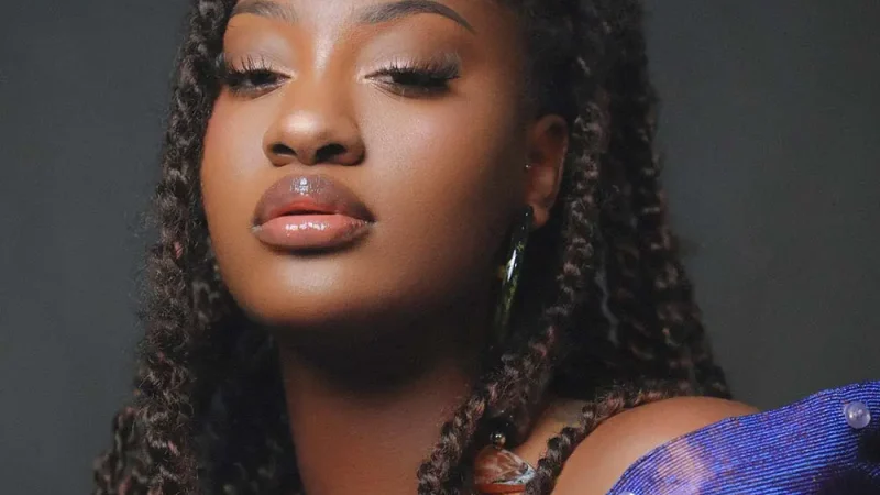Tems says she wouldn't date Nigerian male celebrities, describes them as 'brothers'