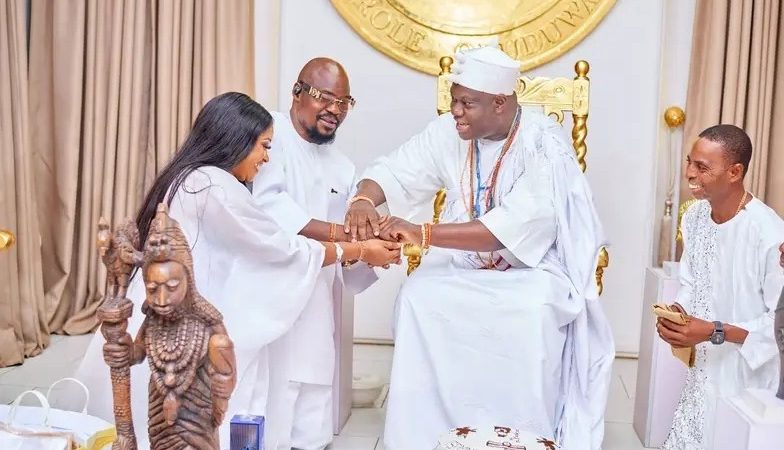 Baba Ijesha receives chieftaincy title, new car from Ooni of Ife