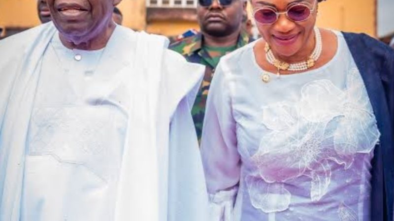 Tinubu playfully dubs First Lady ‘Iya Alakara’ over support for Small businesses