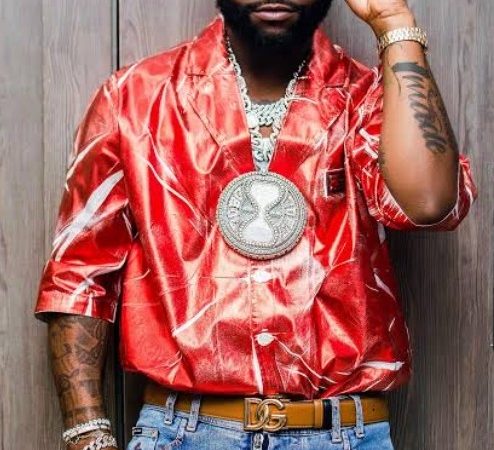 Davido says he spends up to ₦400m monthly, excluding household costs