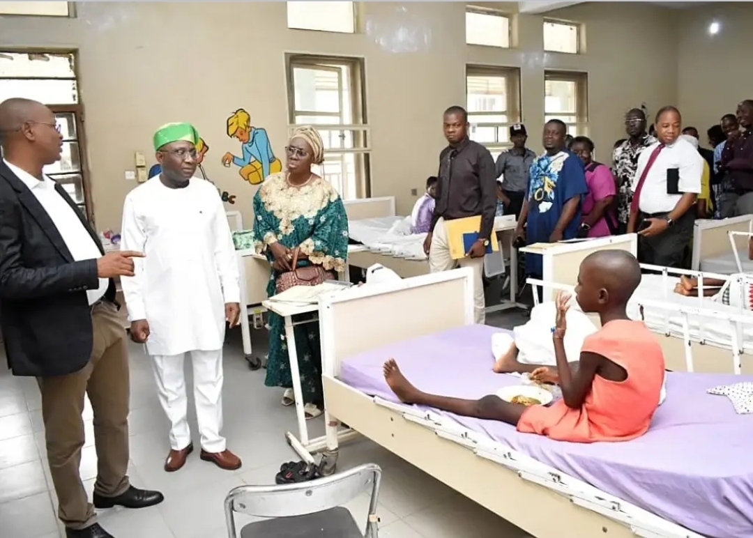 Oyo Abduction: LAUTECH Governing Council Chairman visits rescued pupils, teachers