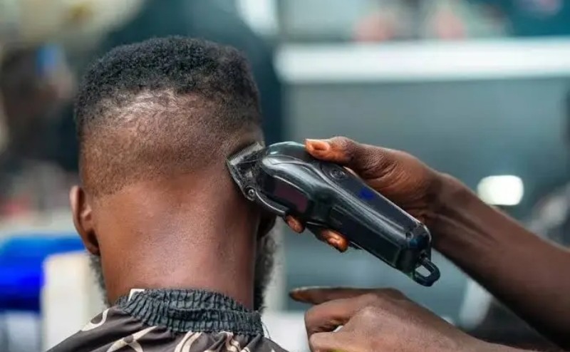 Gunmen kill barber inside Lagos salon as police launch investigation