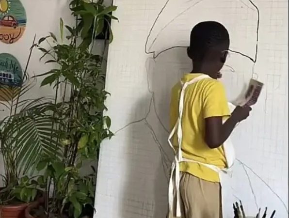 Senator Yayi rewards seven-year-old artist with ₦2.5m, full scholarship