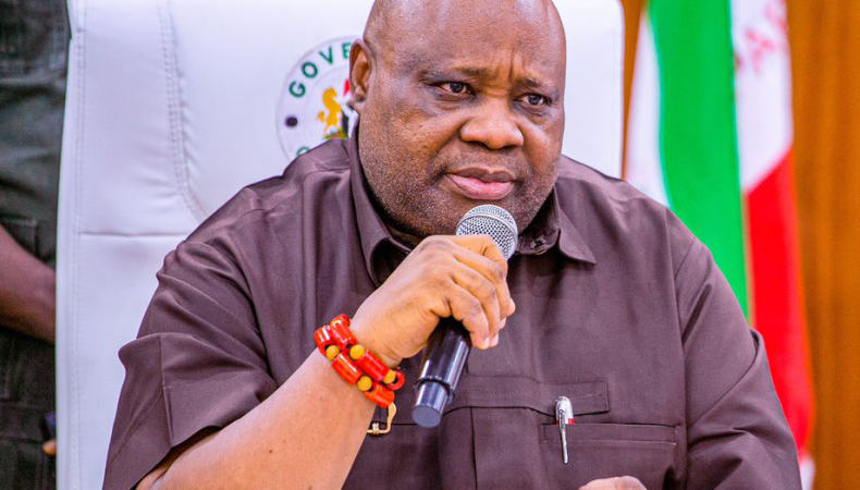Osun guber: APM’s Adewale, PDP’s “Fryo” step down, endorse Adeleke