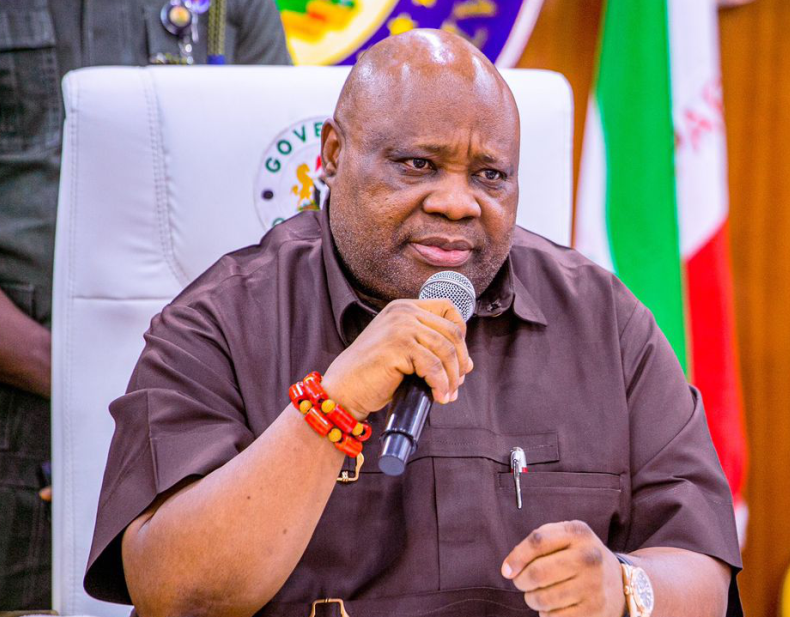 Osun guber: APM’s Adewale, PDP’s “Fryo” step down, endorse Adeleke