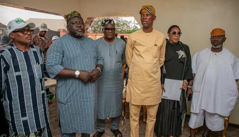 Sanwo-Olu’s Chief of Staff pays condolence visit to late Ogogo’s family