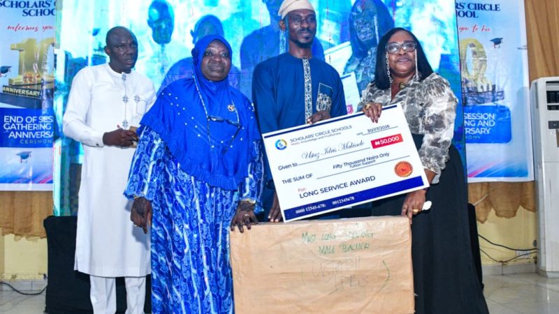 Mayor Dele Oshinowo Revives Students' Passion for Learning