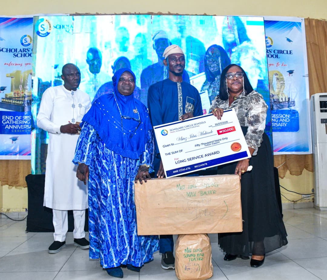 Mayor Dele Oshinowo revives students’ passion for learning