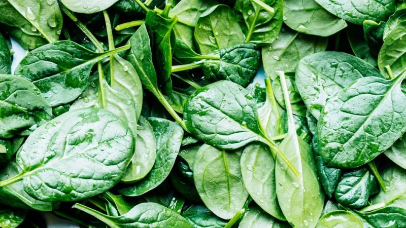 Nutritionists warn Nigerians against cutting vegetables in open markets