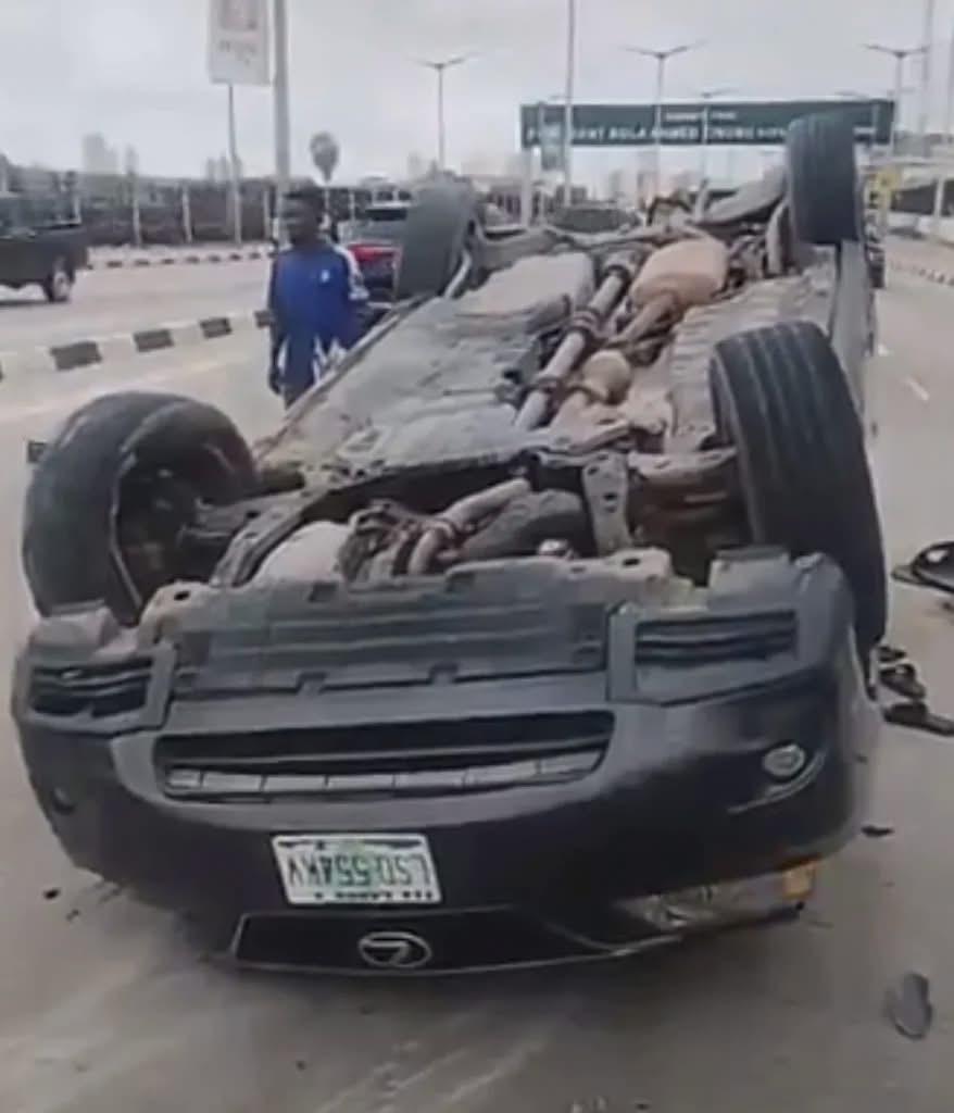 One killed, three injured on Lagos Coastal Road crash
